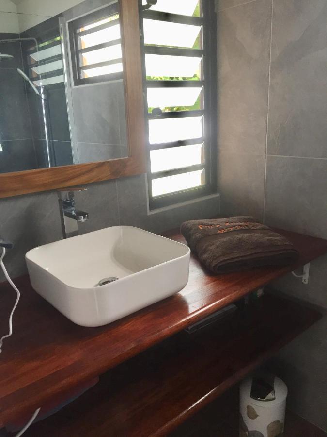 Bed and Breakfast Fare Anuanua Haapiti Esterno foto