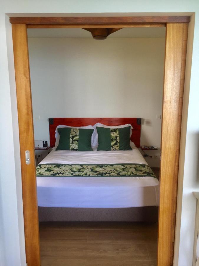Bed and Breakfast Fare Anuanua Haapiti Esterno foto